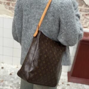 💎✨AUTHENTIC✨💎Louis Vuitton Looping GM Shoulder bag